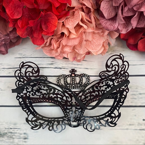 Black Metal and Crystal Venetian Masquerade Mask - Picture 14 of 16